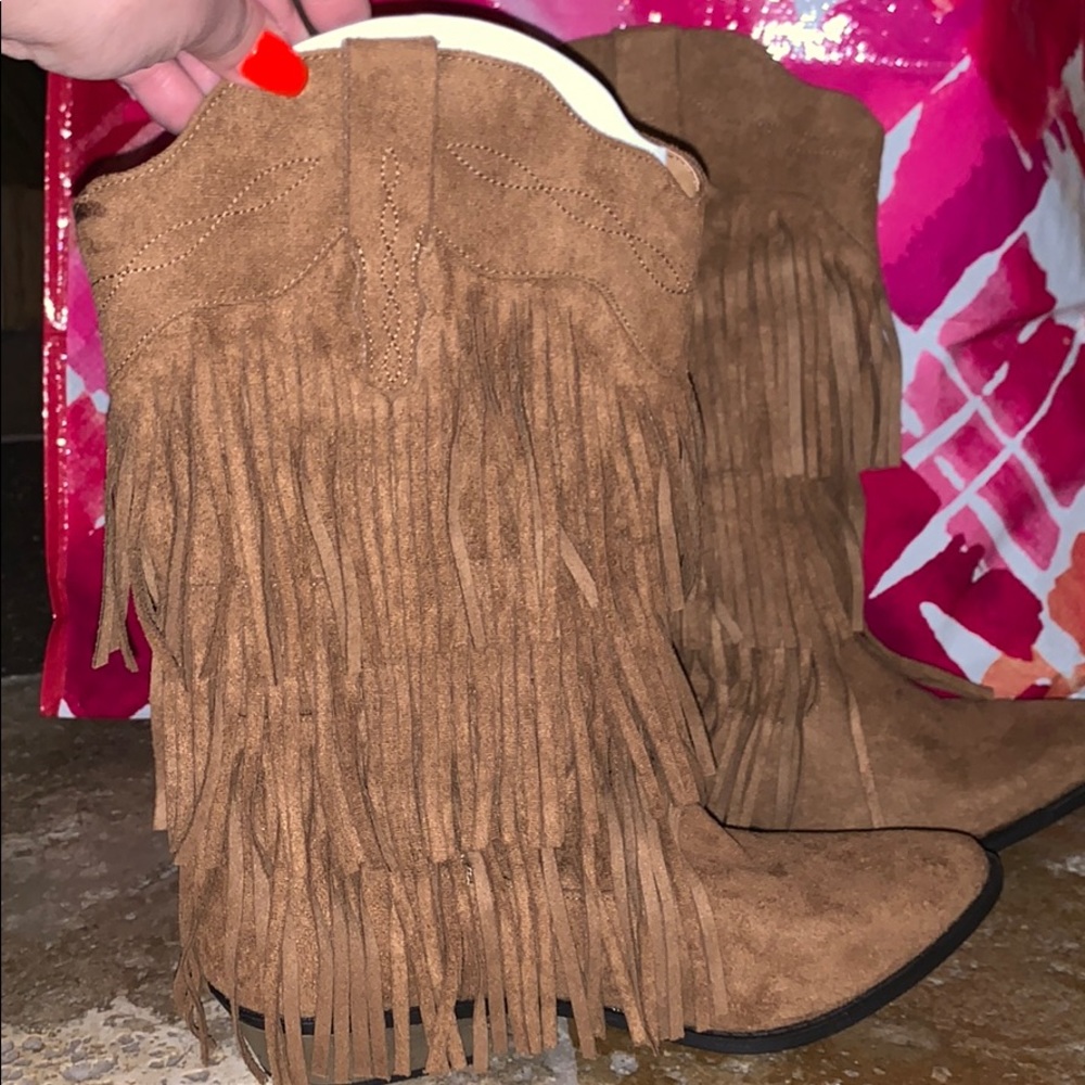 NEVER WORN brown suede fringe cowboy style boots
